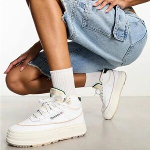 NWT Reebok Club C Geo Mid Sneaker in Chalk/ Green